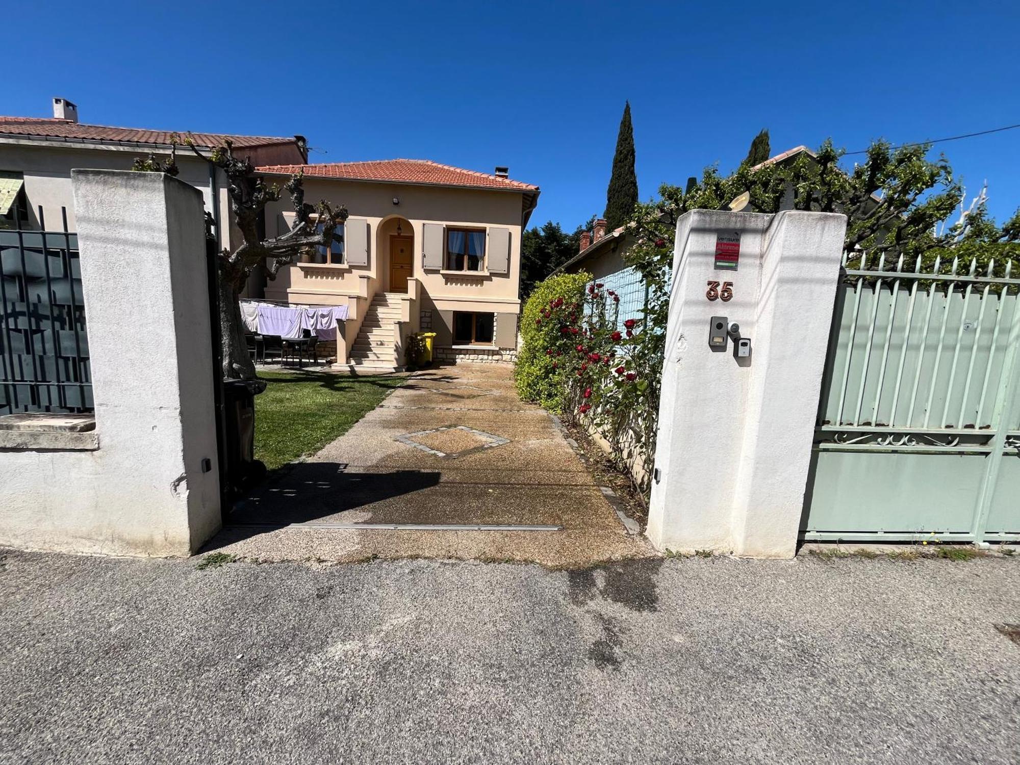 Maison Familiale 3 Chambres, Parking Gratuit Avignon Buitenkant foto